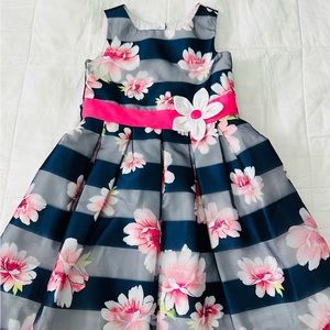 Girls dress